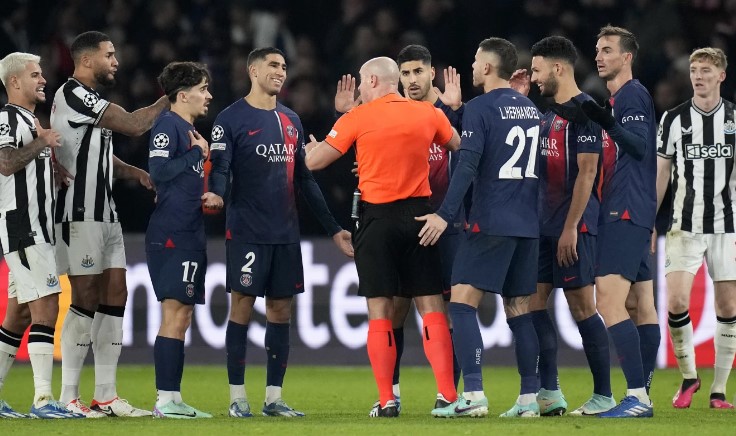 Arbitro penalti