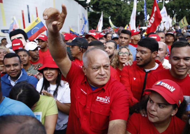 Maduro designa